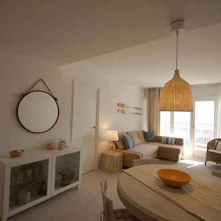 Lets Holidays Cozy Near Tossa דירה